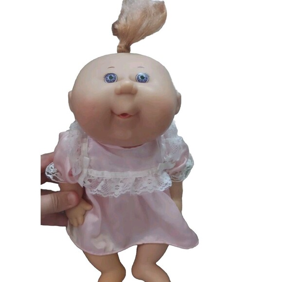 Vintage Nostalgic Cabbage Patch Doll Pink Satin Nightgown Vintage Blue Eyes 80s - Picture 1 of 9